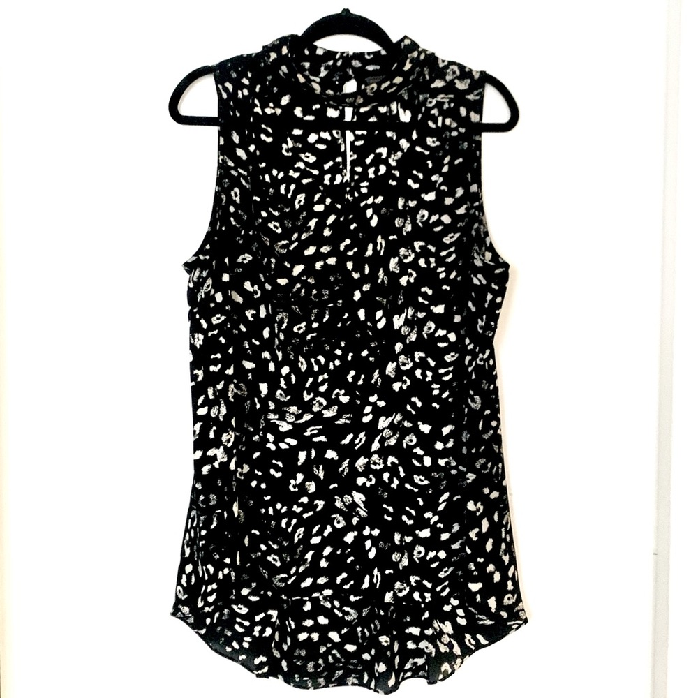 Beautiful flattering blouse